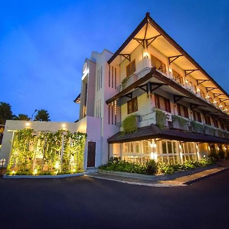 Hotel Nyland Pasteur Μπαντούνγκ Εξωτερικό φωτογραφία